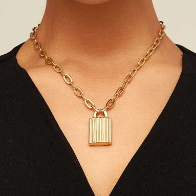 UNO DE 5O- Short link Pendant necklace with padlock image 1