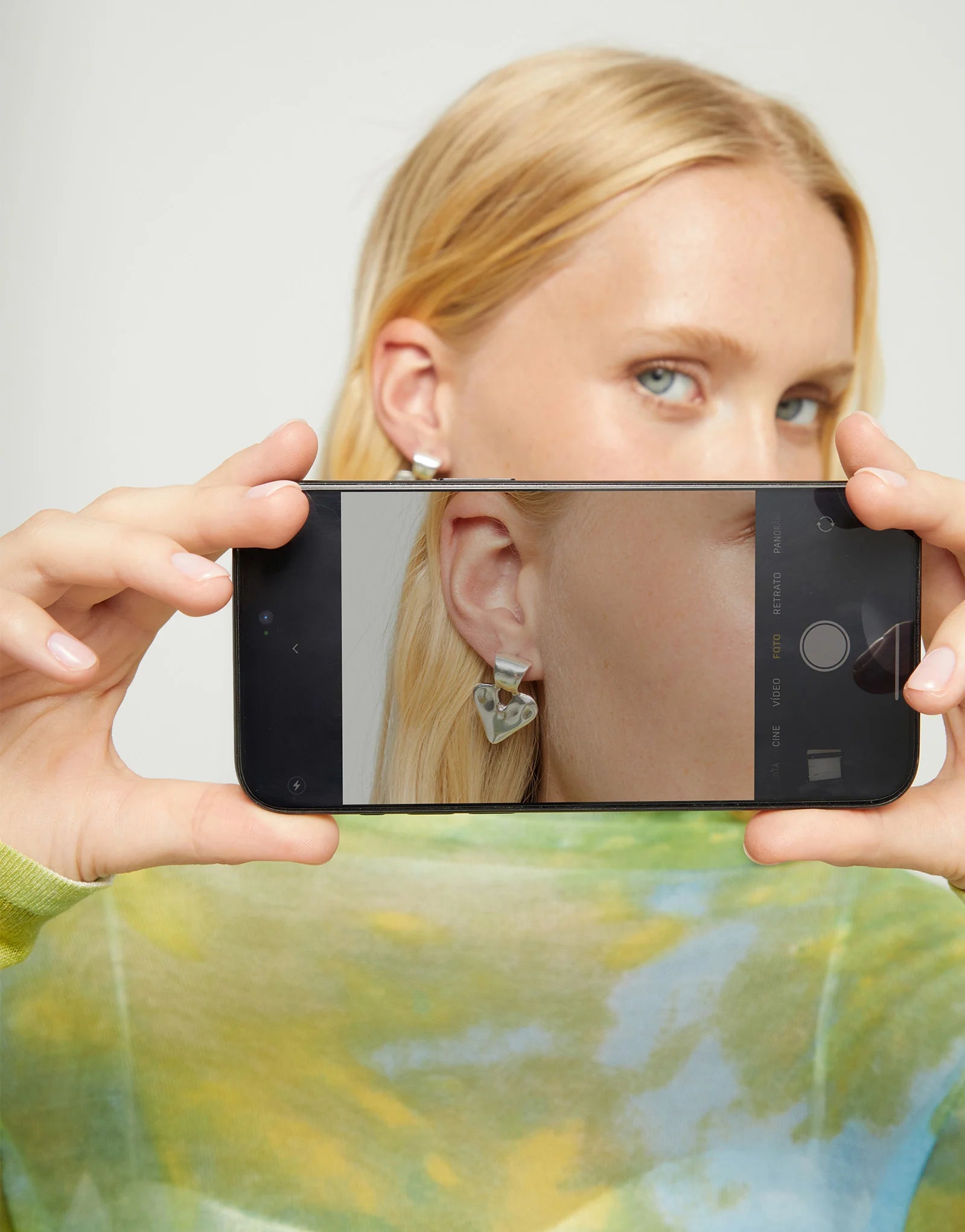 UNO DE 50 “Pálpito Collection”- Small heart stud earrings