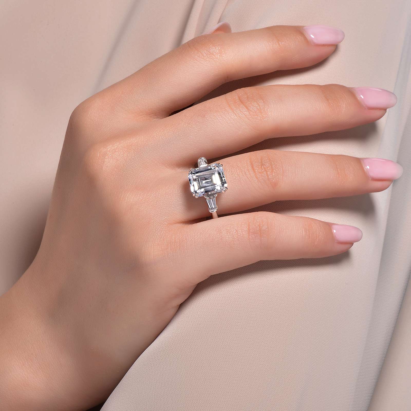 LAFONN- Classic Three-Stone Engagement Ring