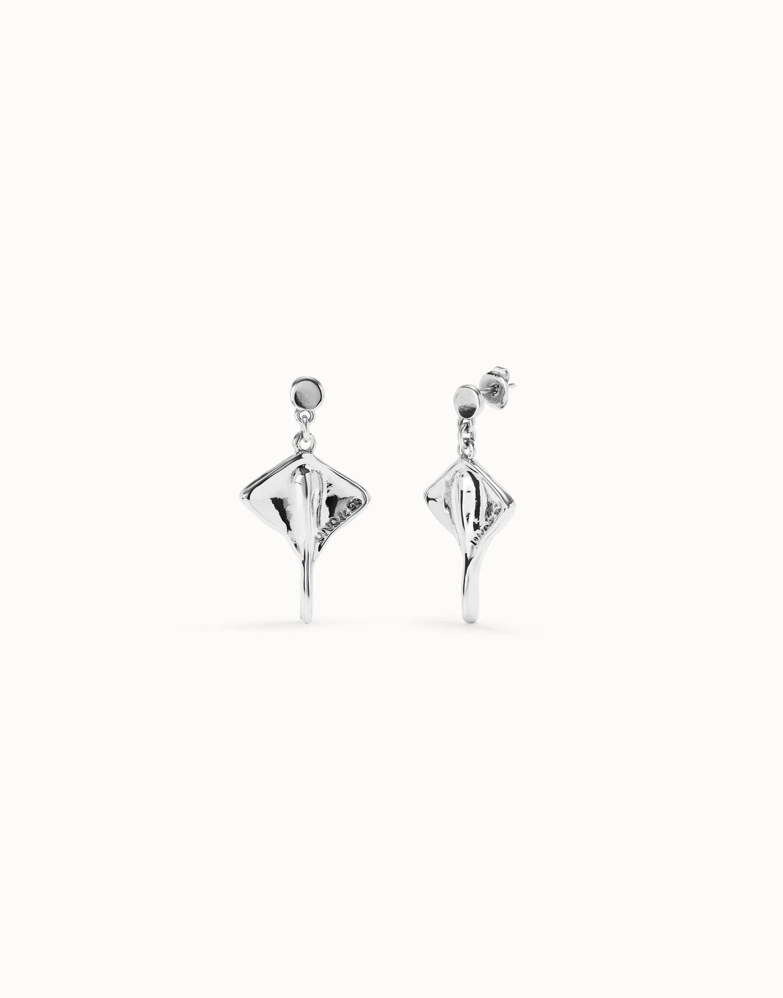 UNO DE 50- Manta ray-shaped drop earrings