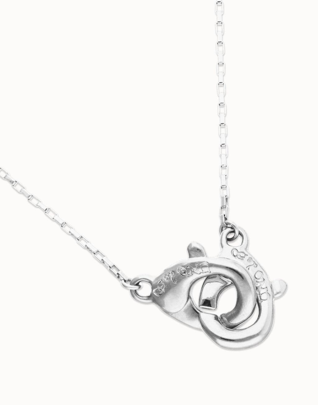 UNO DE 5O- Necklace with intertwined carabiner detail image 0
