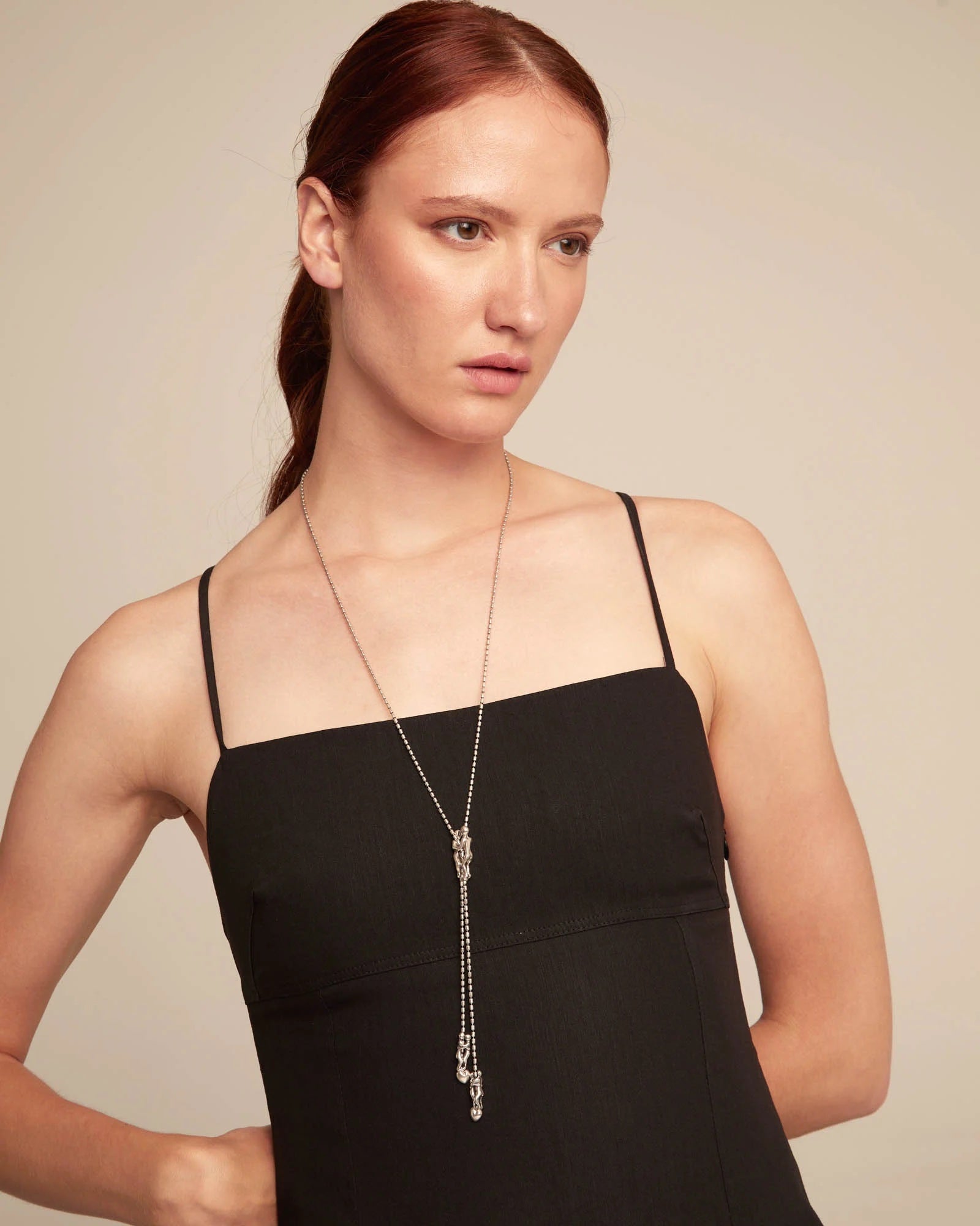 UNO DE 5O- Long adjustable chain necklace with three figures- Silver image 3