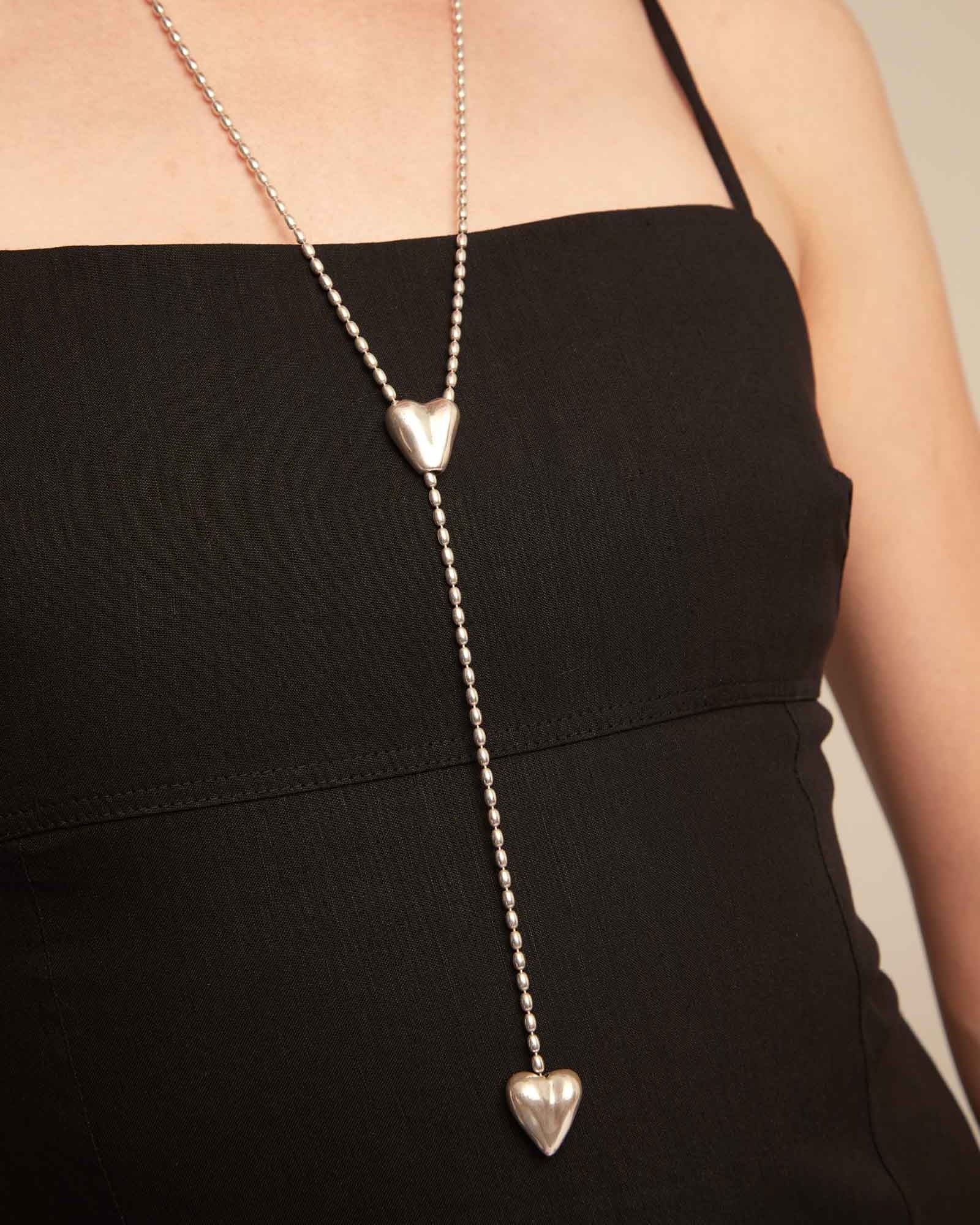 UNO DE 5O- Long adjustable chain necklace with two hearts Silver image 3